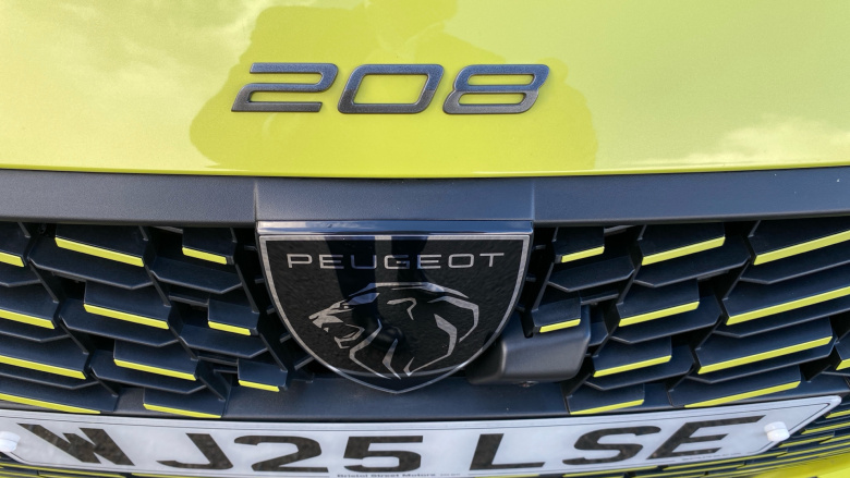 Peugeot 208 1.2 Hybrid 100 Allure 5dr e-DSC6 Petrol Hatchback